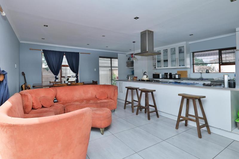 5 Bedroom Property for Sale in Port Elizabeth Eastern Cape